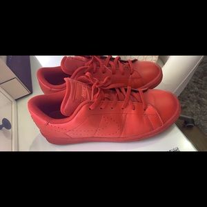 RED NIKE SHOES Ladies